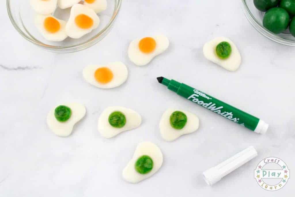 making green eggs and ham for cupcakes